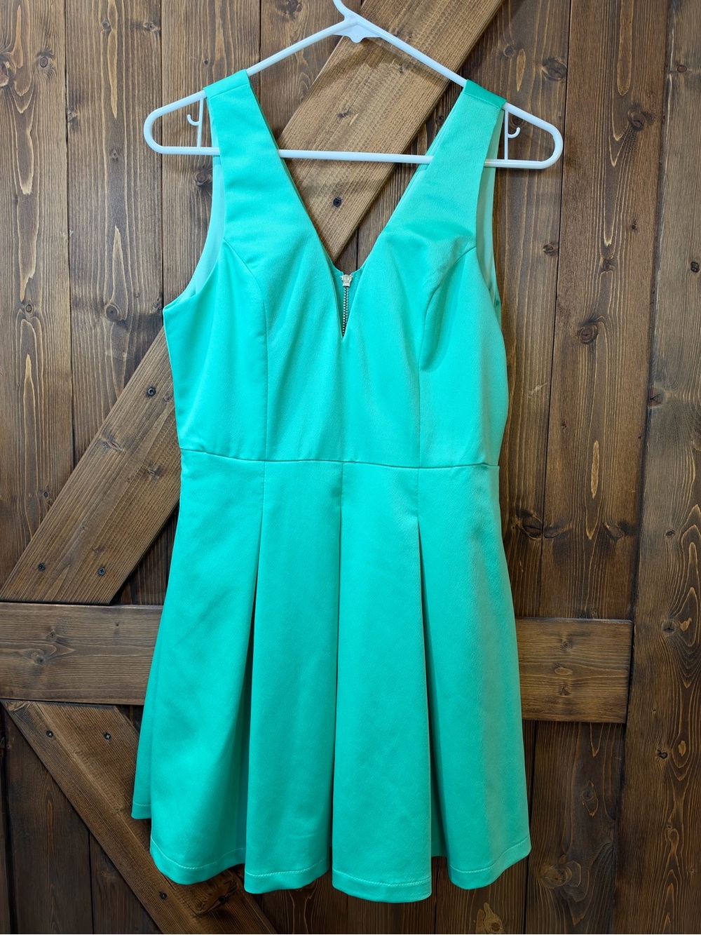 V-Neck Sleeveless Mint Green Midi Dress